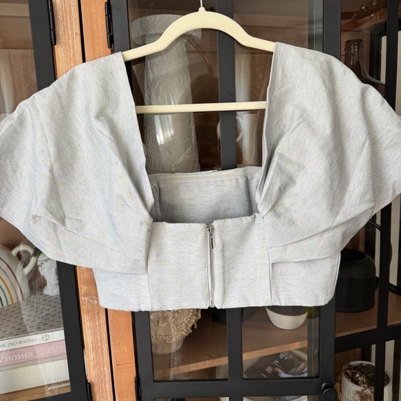 Acler Parkway top blouse linen off shoulder pleated grey cropped square neck - Picture 5 of 8